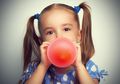 Mengapa Suara Kita Berubah Setelah Menghirup Gas Helium dari Balon?