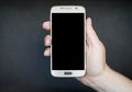 Wah, Kepribadian Seseorang Bisa Dilihat dari Cara Pegang Smartphone