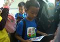 Memperingati Hari Buku Sedunia dengan Membaca di KRL #AkuBacaAkuTahu