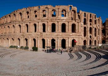 Bentuknya Memang Mirip Colloseum, Namun Bangunan Ini Bukan Colloseum