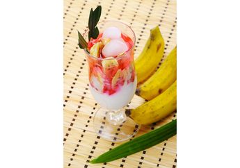 Yuk, Kita Membuat Es Pisang Susu Pinky, Teman Segar Berbuka Puasa!