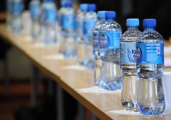 Air Mineral Kemasan Rasanya Seperti Air Kelapa? Ternyata Berbahaya, lo!