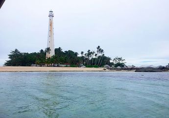 Kita Bisa Melihat Indahnya Belitung dari Mercusuar Pulau Lengkuas Ini