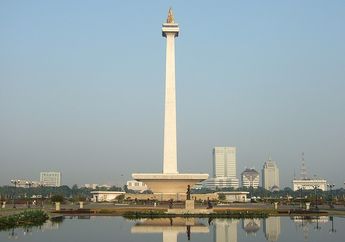 Fenomena Kulminasi Membuat Bayangan Tugu Monas Hilang, Cari Tahu, yuk!