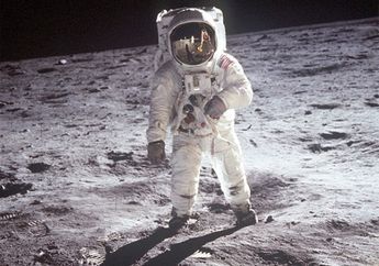 Hebat! Inilah 12 Astronaut yang Pernah Menginjakkan Kaki di Bulan