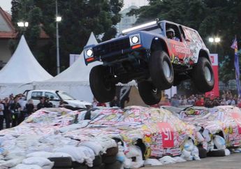 Mobil Mini Hingga Mobil Raksasa di Otobursa Tumplek Blek 2018