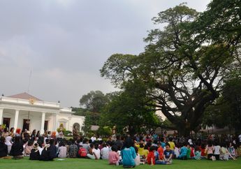 Bermain, Bernyanyi, dan Nonton Bareng Presiden di Istana