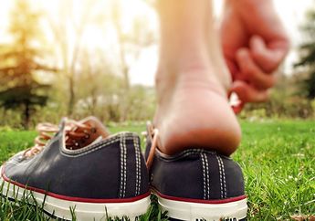 Tips Mencegah dan Mengobati Luka Lecet Akibat Memakai Sepatu Baru