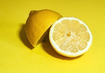 Mengonsumsi Sesuatu yang Asam Membuat Wajah Mengernyit, Kenapa Begitu?