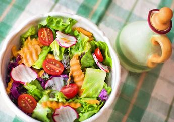 Bukannya Sehat, 5 Bahan dalam Salad Ini Justru Bisa Membuat Tubuh Gemuk! Pernah Makan?