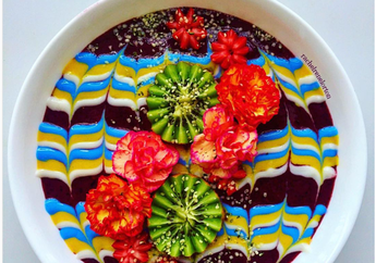 Kreasi Warna-warni dari Buah di Semangkuk Smoothies Cantik