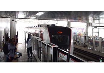 Seperti Inilah Keseruan Naik LRT Jakarta, Teman-teman Penasaran?