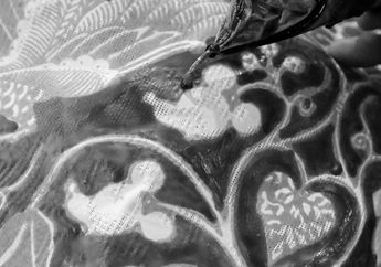 Akan Ulang Tahun yang Ke-90, Ada Wajah Mickey Mouse di Batik Indonesia