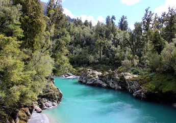 Wah, Ada Sungai yang Warnanya Biru! Kenapa Bisa Begitu, ya?