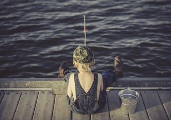 Cacing Tanah Bukan Makanan Utama Ikan, tapi Mengapa Digunakan Sebagai Umpan untuk Memancing? Yuk, Cari Tahu Sebabnya!