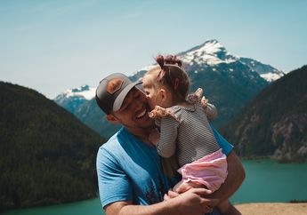 Hari Ayah Nasional, Ini 4 Hadiah yang Bisa Kamu Berikan kepada Ayah
