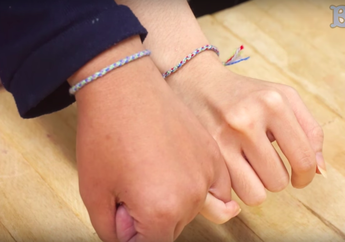 Buat dan Berikan Gelang Persahabatan ini untuk Sahabat Terbaikmu