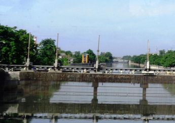 Sisir Raksasa untuk Menyisir dan Membersihkan Sampah di Sungai