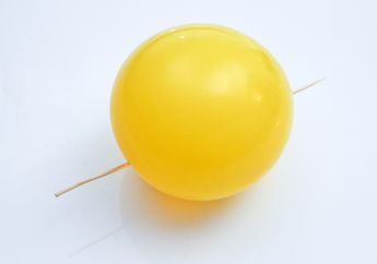 Eksperimen Sederhana: Balon yang Ditusuk Tidak Akan Meletus