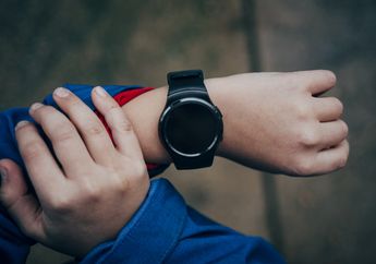 Jam Tangan Juga Perlu Dibersihkan, Ini Tips Membersihkannya