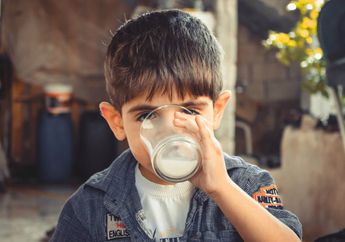 Mengatasi Keracunan Makanan dengan Minum Susu, Apakah Efektif?