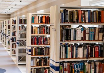 Wah, Buku di Perpustakaan Sempat Diduga Menyebarkan Penyakit Berbahaya! Apa Sebabnya, ya? #AkuBacaAkuTahu