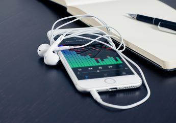 Sering Dengarkan Musik Pakai Earphone? Lakukan 4 Hal Ini Agar Tidak Terkena Infeksi Telinga