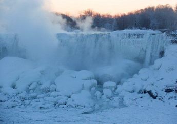 Suhu di Amerika Capai Minus 52 Derajat Celcius, Air Terjun Niagara Membeku!