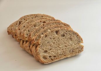 Benarkah Menaruh Roti di Dalam Kulkas Justru Membuatnya Cepat Basi?