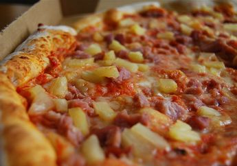 Pizza ala Hawaii Tidak Diciptakan di Hawaii, lo! Cari Tahu Sejarahnya!
