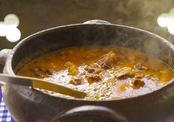 Apakah Meniup Makanan Panas Benar-benar Membuat Panasnya Berkurang?
