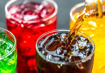 Sendawa Setelah Minum Soda? Ternyata 3 Hal Inilah Penyebabnya!