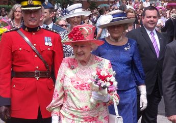 Ini Hadiah Paling Menarik yang Pernah Diterima Ratu Elizabeth