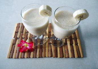 Segar dan Bernutrisi, Kita Buat Minuman Buka Puasa dari Pisang, yuk!