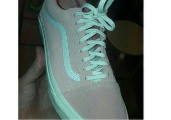 Ada yang Lihat Warna Merah Muda Sampai Abu-Abu, Sebenarnya Apa Warna Sepatu Ini, ya?