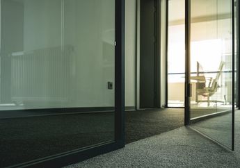 Bisa Terbuka Sendiri, Bagaimana Cara Kerja Pintu Otomatis, ya?