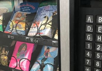 Wah, Beberapa Sekolah di Amerika Punya Mesin Penjual Otomatis Berisi Buku! #AkuBacaAkuTahu