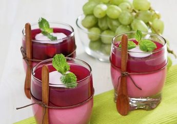 Masih Semangat Puasanya? Yuk, Buat Puding Anggur Saus Yoghurt untuk Menu Buka Puasa!