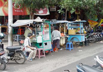 Ternyata dari Kisah Inilah Sejarah Penyebutan Pedagang Kaki Lima Berasal