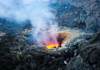 Bisakah Seluruh Sampah di Bumi Dihanguskan di Gunung Berapi?