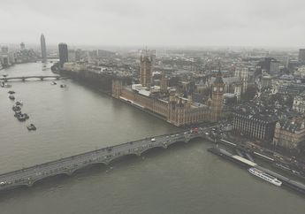 Kisah Musim Panas Paling Bau di London yang Mengubah Sungai Thames