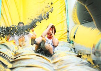 Musim Panas Tiba, Meriahkan Festival Lumpur di Korea Selatan