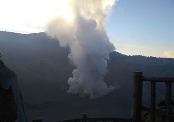 Gunung Tangkuban Parahu Erupsi, Warga Sekitar Diimbau Berhati-hati
