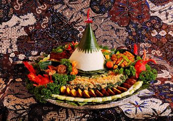 Meskipun Berbentuk Kerucut, Cara Memotong Tumpeng yang Benar Bukan dari Puncaknya, lo!