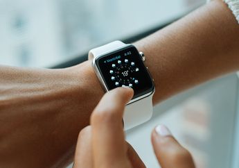 Wah, Ternyata Memakai Jam di Tangan Kanan atau Kiri Ada Artinya, lo!