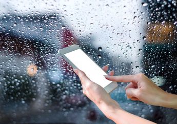 Benarkah Hujan Bisa Membuat Sinyal dan Koneksi Internet Jadi Lambat?