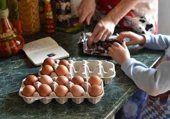 Yuk, Bantu Ibu Memasak! Ada Banyak Manfaat Memasak untuk Anak-Anak, lo