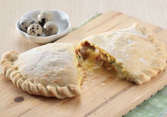 Buat Pizza Lipat Alias Calzone di Rumah, yuk! Pernah Coba?
