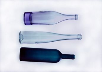 Punya Botol Kaca Bekas? Yuk, Manfaatkan Jadi 4 Barang Bermanfaat Ini