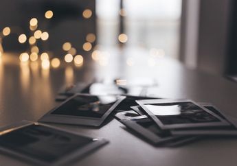 Bisa Langsung Jadi, Bagaimana Cara Kerja Kamera Polaroid? #AkuBacaAkuTahu